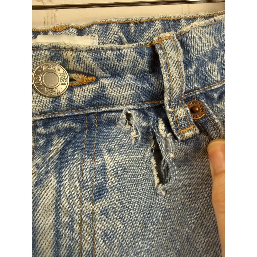 Zara Jeans Womens Size 12 Blue Light Washed  High Rise Distressed Casual Denim - Picture 9 of 10